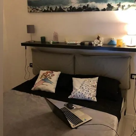 Apartment Red