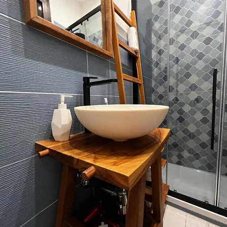 Apartment Red